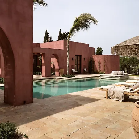 Artisan Villa, A Mythical Escape, With Heated Pool, By Thinkvilla * Πλάνος
