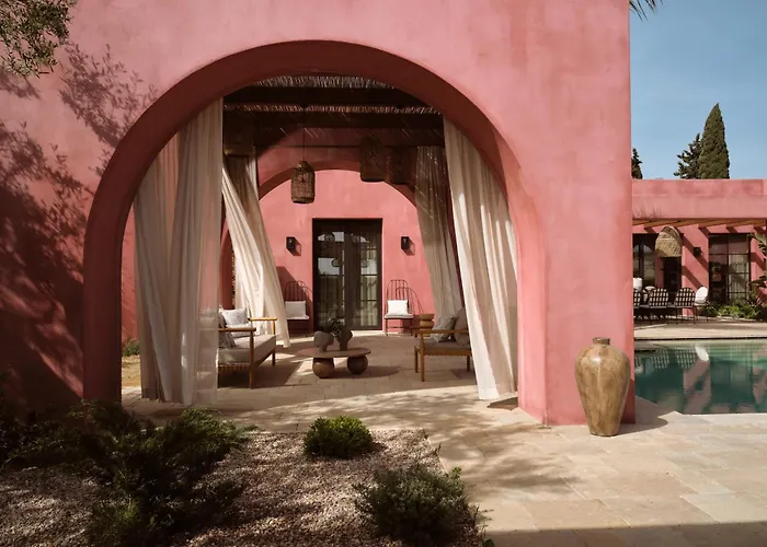 Artisan Villa, A Mythical Escape, With Heated Pool, By Thinkvilla וילה