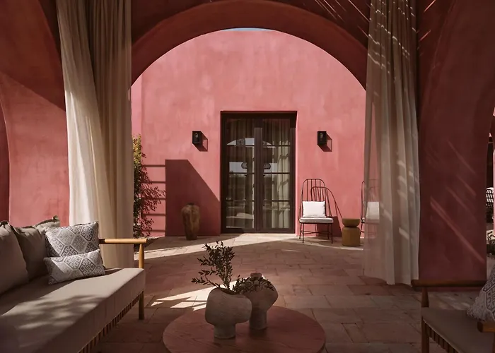 Artisan Villa, A Mythical Escape, With Heated Pool, By Thinkvilla فيلة Plános